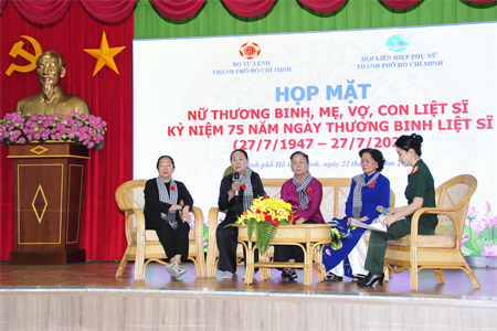 TPHCM họp mặt mẹ, vợ, con liệt sĩ, nữ thương binh