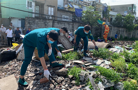 LLVT phường 11, Quận 3 ra quân vệ sinh môi trường