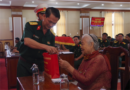 Bộ CHQS tỉnh Long An kỷ niệm 75 năm Ngày Thương binh – liệt sĩ