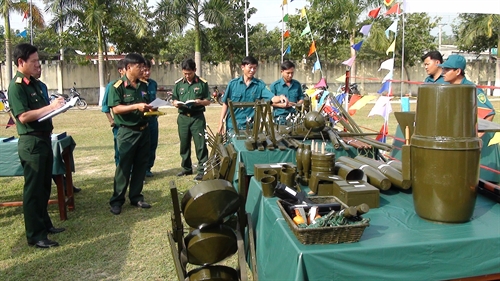 Ban CHQS huyện Bến Cầu: Hội thi sáng kiến, cải tiến và trưng bày mô hình học cụ, đồ dùng huấn luyện LLVT năm 2017