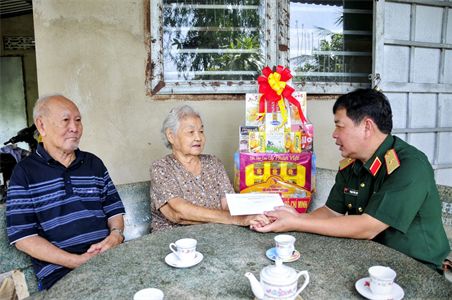 Nghĩa tình lực lượng vũ trang Thành phố Hồ Chí Minh