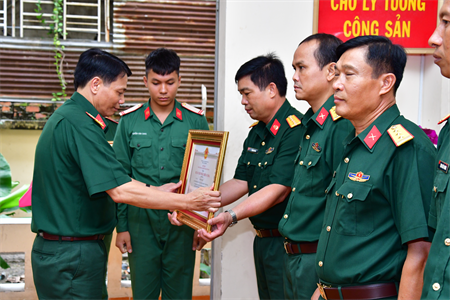 Đại úy QNCN Trần Văn Phú: Nỗ lực tìm kiếm, quy tập hài cốt liệt sĩ