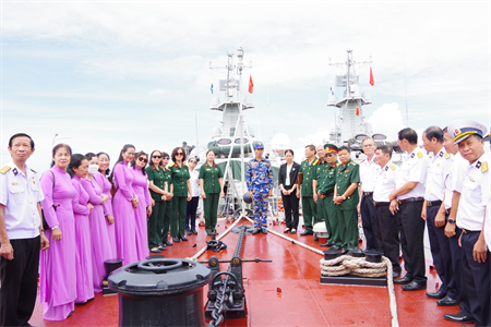 Vùng 2 Hải quân tuyên truyền biển đảo cho Cựu chiến binh quận Bình Thạnh