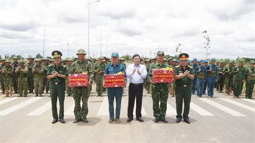 Thị xã Kiến Tường, tỉnh Long An diễn tập khu vực phòng thủ