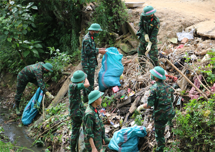 Học viện Lục quân ra quân làm công tác dân vận