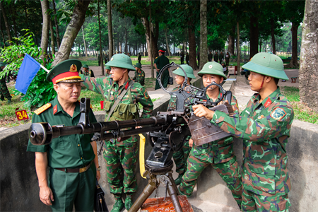 Bộ Tham mưu Quân khu 7 kiểm tra công tác chuẩn bị phục vụ Bộ Tổng Tham mưu kiểm tra Trường Quân sự