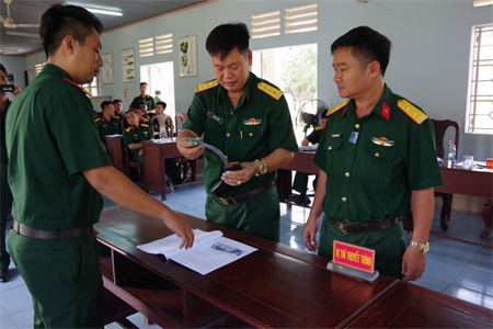 Lữ đoàn 75 tổ chức Hội thi sáng kiến, cải tiến kỹ thuật