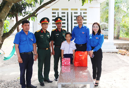 “Hành quân xanh” về Đức Huệ
