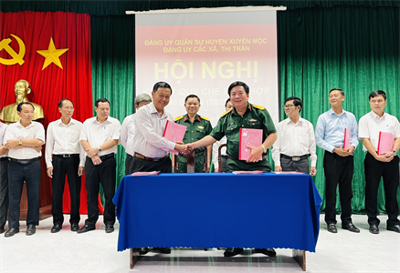 Đảng ủy Quân sự huyện Xuyên Mộc ký kết quy chế phối hợp với Đảng ủy 13 xã, thị trấn