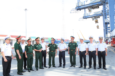 Thượng tướng Nguyễn Tân Cương thăm, kiểm tra Tổng công ty Tân Cảng Sài Gòn