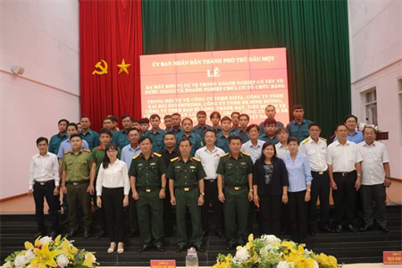 Thành phố Thủ Dầu Một ra mắt các đơn vị tự vệ trong doanh nghiệp chưa có tổ chức Đảng