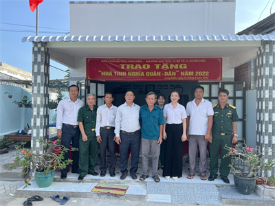 Ban CHQS huyện Long Điền bàn giao “Nhà tình nghĩa quân - dân”