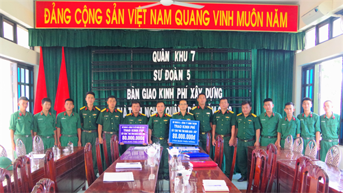 Trung đoàn 5 bàn giao kinh phí hỗ trợ xây dựng nhà tình nghĩa quân - dân