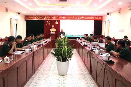 Thẩm định các bài tham luận tại Hội thảo khoa học: Quân đội với nhiệm vụ bảo vệ môi trường