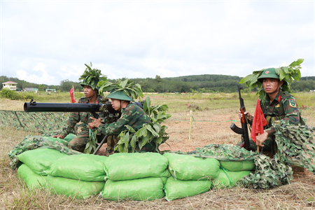 Bình Phước: Diễn tập thực nghiệm bắn đạn thật cấp trung đội bộ binh