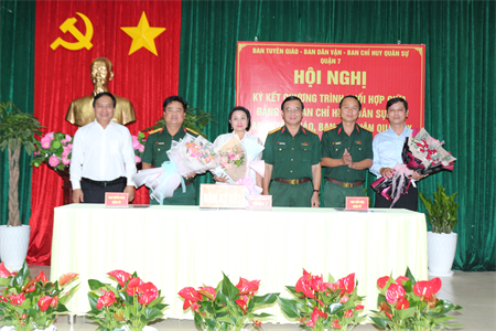 Ban CHQS Quận 7 ký kết phối hợp với các ban Đảng Quận ủy