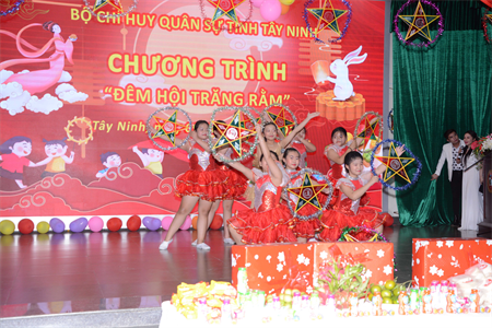 Bộ CHQS tỉnh Tây Ninh: Tổ chức tết Trung thu cho các cháu thiếu nhi