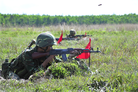 Trung đoàn Gia Định tổ chức kiểm tra bắn chiến đấu cấp tiểu đội