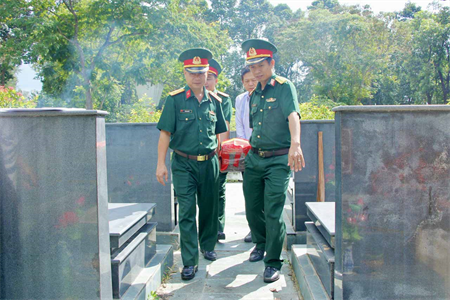 Ban CHQS huyện Củ Chi qui tập hài cốt liệt sĩ