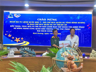 Bộ Tư lệnh Quân khu tri ân doanh nghiệp trên địa bàn tỉnh Bình Dương hỗ trợ Quân khu phòng, chống Covid-19