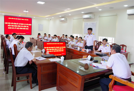 Ủy ban Kiểm tra Đảng ủy Vùng 2 Hải quân làm việc với Đảng ủy Lữ đoàn 167
