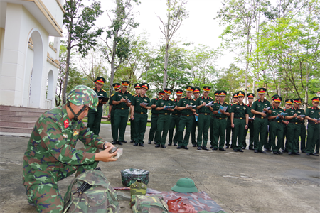 Sư đoàn 5 tiếp nhận, bồi dưỡng sĩ quan mới tốt nghiệp về đơn vị công tác