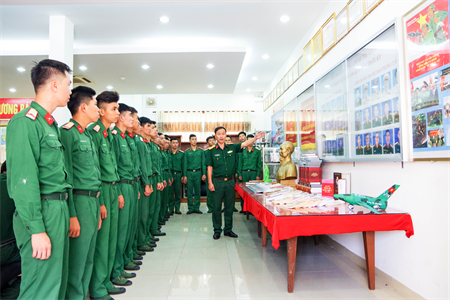 Tiểu đoàn Vệ binh 180 làm tốt công tác tư tưởng trong quản lý bộ đội