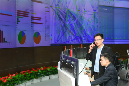 Viettel sử dụng trung tâm điều hành mạng lưới dã chiến phục vụ thông tin liên lạc trước siêu bão Noru