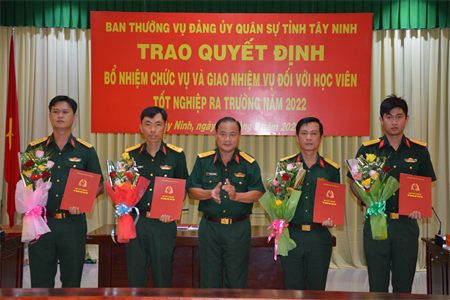 Đảng ủy Quân sự tỉnh Tây Ninh giao nhiệm vụ cho học viên tốt nghiệp ra trường năm 2022