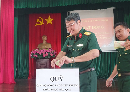 LLVT quận Bình Thạnh ủng hộ đồng bào miền Trung
