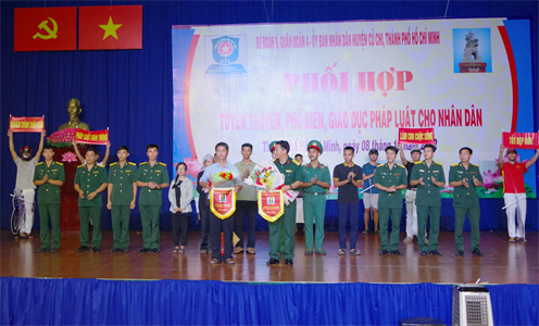 Sư đoàn 9 phối hợp tuyên truyền, phổ biến, giáo dục pháp luật cho Nhân dân huyện Củ Chi