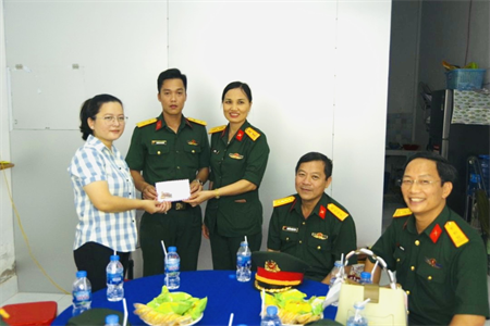 Hội Phụ nữ Bộ CHQS tỉnh BR-VT giao lưu về nguồn tại tỉnh Long An