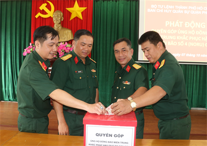 LLVT quận Phú Nhuận (TPHCM) quyên góp ủng hộ đồng bào các tỉnh miền Trung bị thiệt hại do bão số 4