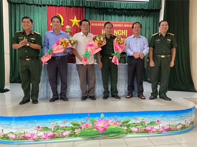 Ban Chỉ huy Quân sự huyện Hóc Môn ký kết chương trình phối hợp với Ban Tuyên giáo, Ban Dân vận huyện ủy