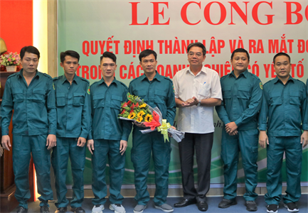 Huyện Nhà Bè ra mắt hai đơn vị tự vệ trong các doanh nghiệp có yếu tố nước ngoài