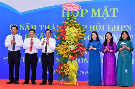 Hội LHPN tỉnh Bình Dương họp mặt kỷ niệm 92 năm Ngày thành lập Hội LHPN Việt Nam
