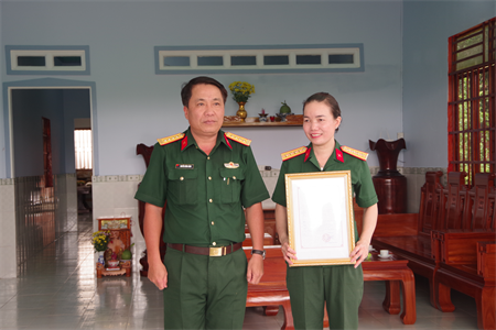 Sư đoàn 5: Bàn giao nhà mái ấm Công đoàn