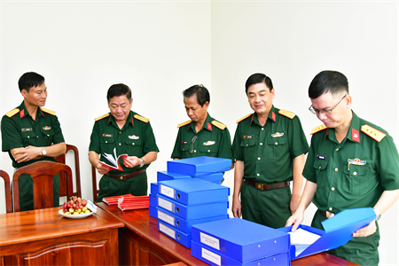 Đoàn kiểm tra 1339 của Ban Thường vụ Đảng ủy Quân khu 7 kiểm tra Chi bộ Báo Quân khu