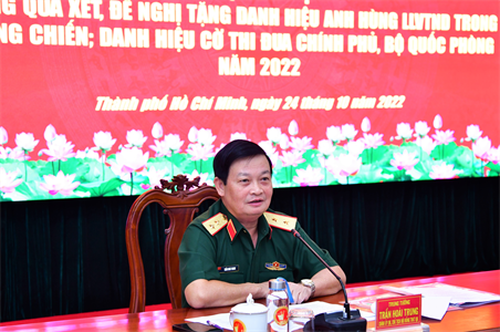 Hội đồng Thi đua - khen thưởng Quân khu 7 xét, đề nghị danh hiệu Cờ thi đua Chính phủ và Bộ Quốc phòng năm 2022