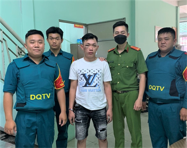 Dân quân Quận 6 bắt cướp