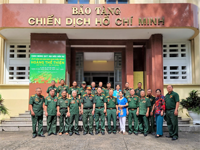 Ban liên lạc cựu chiến binh tỉnh Bắc Giang tham quan Bảo tàng chiến dịch Hồ Chí Minh