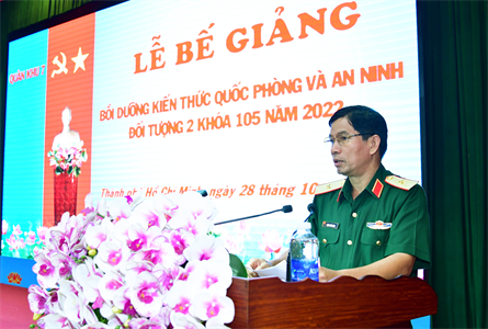 Quân khu 7 bế giảng lớp bồi dưỡng kiến thức QP&AN đối tượng 2 khoá 105
