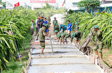LLVT tỉnh Bình Thuận đẩy mạnh công tác dân vận trong vùng đồng bào dân tộc Chăm