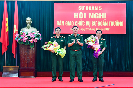 Sư đoàn 5 hội nghị bàn giao chức vụ Sư đoàn trưởng