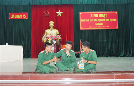 Sôi nổi, bổ ích Ngày Pháp luật tại Lữ đoàn 75