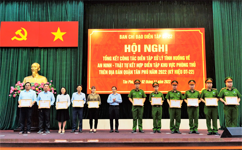 Quận Tân Phú tổng kết diễn tập khu vực phòng thủ năm 2022