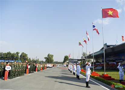 Lễ Thượng cờ ASEAN và cờ các nước tham gia AARM-30