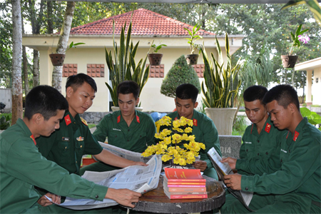 Chung tay xây dựng doanh trại xanh, sạch, đẹp