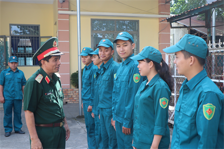 Thiếu tướng Đặng Văn Hùng, Phó Tư lệnh, Tham mưu trưởng Quân khu kiểm tra các đơn vị, địa phương trên địa bàn tỉnh Bình Phước