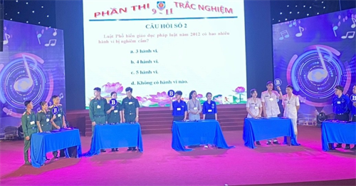 LLVT Quân khu: Đẩy mạnh tuyên truyền Ngày Pháp luật Việt Nam